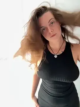 NickiLike – webcam model profile photo Image 13