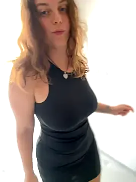 NickiLike – webcam model profile photo Image 5