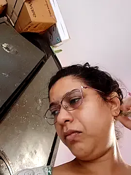 Yui-Ch – webcam model profile photo Image 6