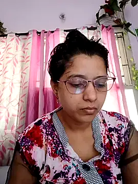 Yui-Ch – webcam model profile photo Image 8