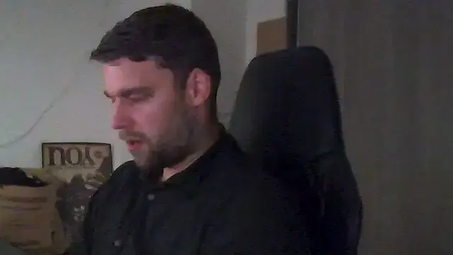 roouse – webcam model profile photo Image 10