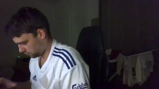 roouse – webcam model profile photo Image 13