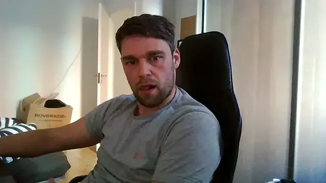 roouse – webcam model profile photo Image 18