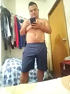 roouse – webcam model profile photo Image 2