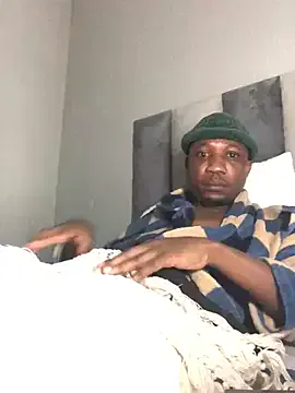 roouse – webcam model profile photo Image 12