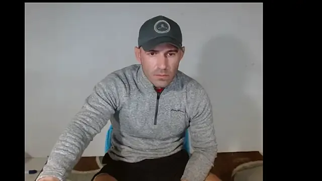 Awesomelusty – webcam model profile photo Image 6