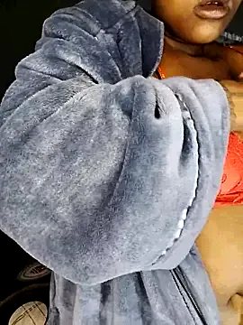 Humsafa-13 – webcam model profile photo Image 9