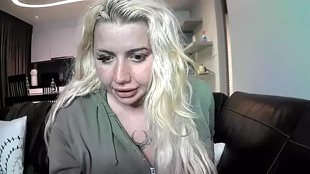 Timide_girl17 – webcam model profile photo Image 15