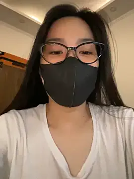 GouGou-111 – webcam model profile photo Image 13