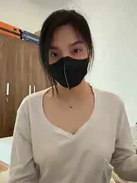 GouGou-111 – webcam model profile photo Image 3