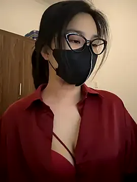 GouGou-111 – webcam model profile photo Image 4