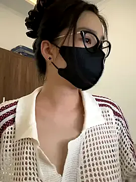 GouGou-111 – webcam model profile photo Image 6