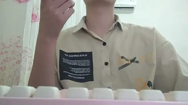 Mia--meow – webcam model profile photo Image 2