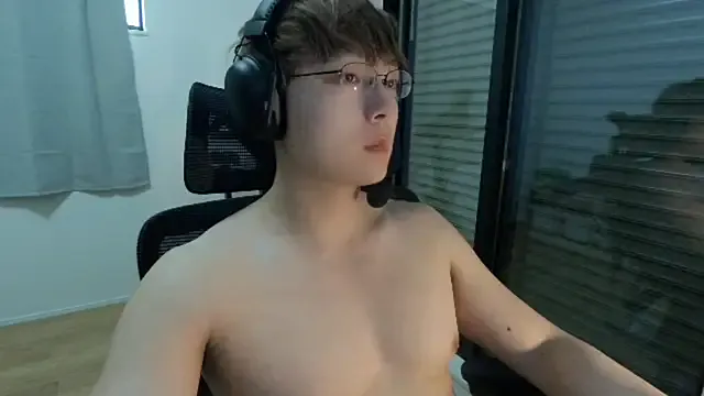  – webcam model profile photo Image 2