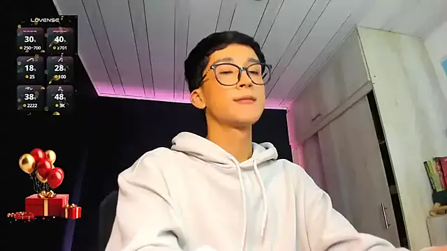 roouse – webcam model profile photo Image 13