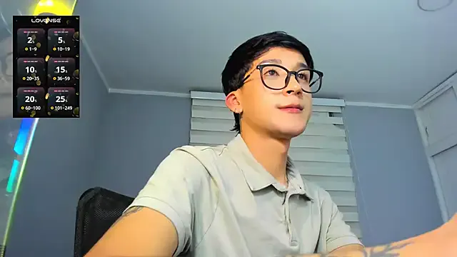 roouse – webcam model profile photo Image 18