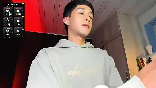 roouse – webcam model profile photo Image 3