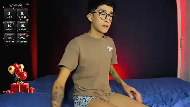 roouse – webcam model profile photo Image 5