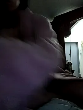 mc-Olivia – webcam model profile photo Image 4