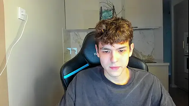 roouse – webcam model profile photo Image 12