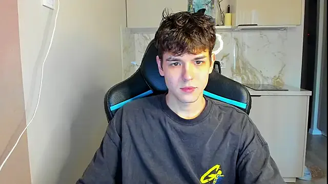 roouse – webcam model profile photo Image 13