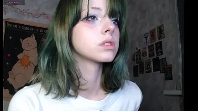 roouse – webcam model profile photo Image 8