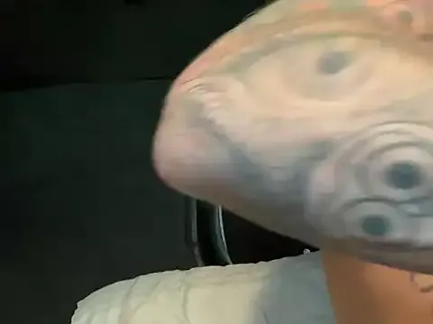  – webcam model profile photo Image 2