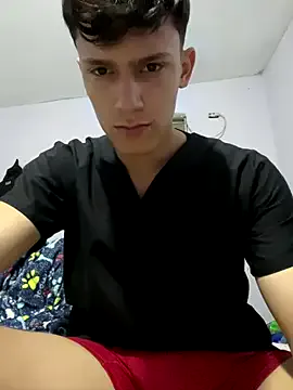 roouse – webcam model profile photo Image 2