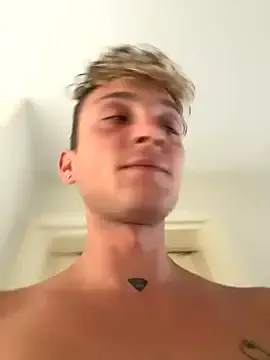 hao105 on FreeCamNet Image 3