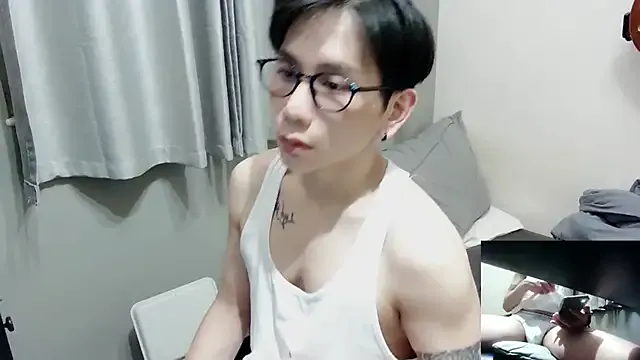 oxo_yuna_oxo – webcam model profile photo Image 13