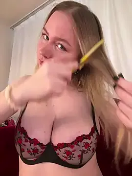 Uni_Chloe Image 6