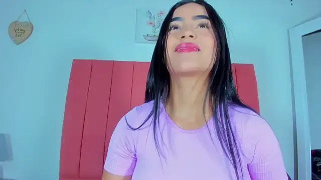  – webcam model profile photo Image 3