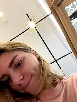 seraphine23 – webcam model profile photo Image 19