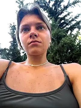 seraphine23 – webcam model profile photo Image 5