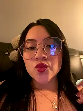 hina_porn – webcam model profile photo Image 11