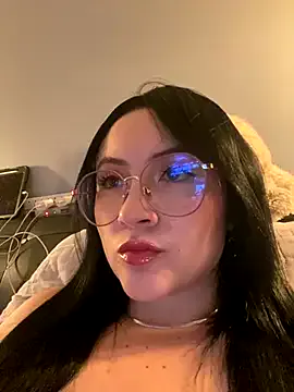 hina_porn – webcam model profile photo Image 3