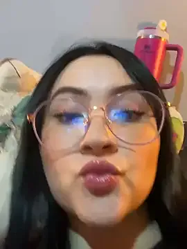 hina_porn – webcam model profile photo Image 5