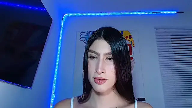  – webcam model profile photo Image 4