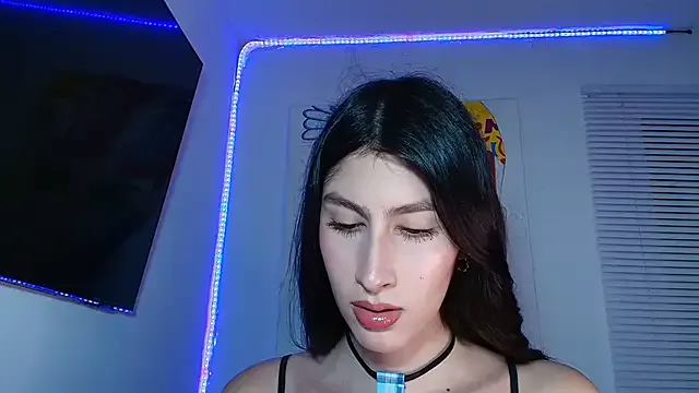  – webcam model profile photo Image 5