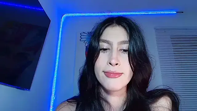  – webcam model profile photo Image 8