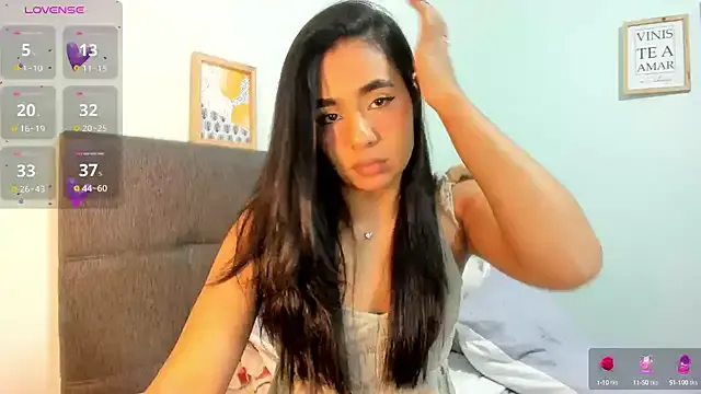  – webcam model profile photo Image 18