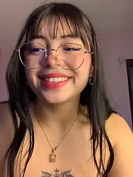 Musae – webcam model profile photo Image 12