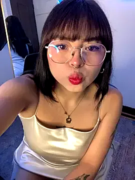 Musae – webcam model profile photo Image 18