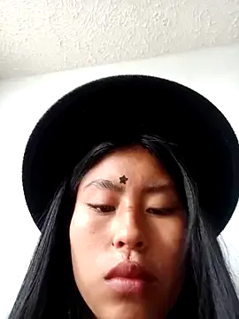 Megu_Melon – webcam model profile photo Image 3