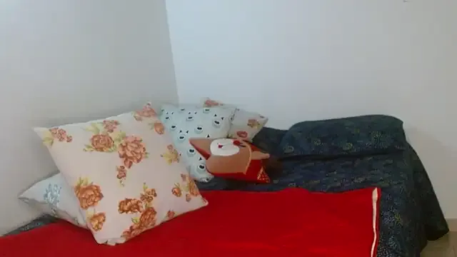 ijustturned18today – webcam model profile photo Image 12