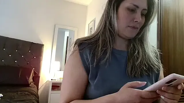 ijustturned18today – webcam model profile photo Image 6