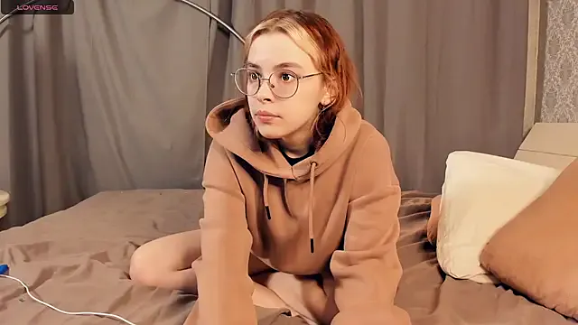 Nonchan_ – webcam model profile photo Image 10