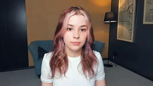 Nonchan_ – webcam model profile photo Image 2