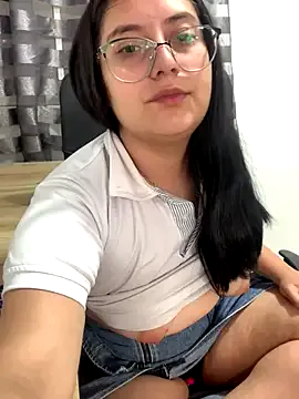 Scarletbx – webcam model profile photo Image 18