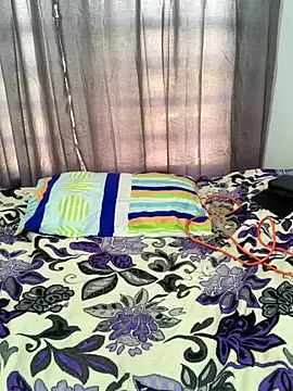 Scarletbx – webcam model profile photo Image 7